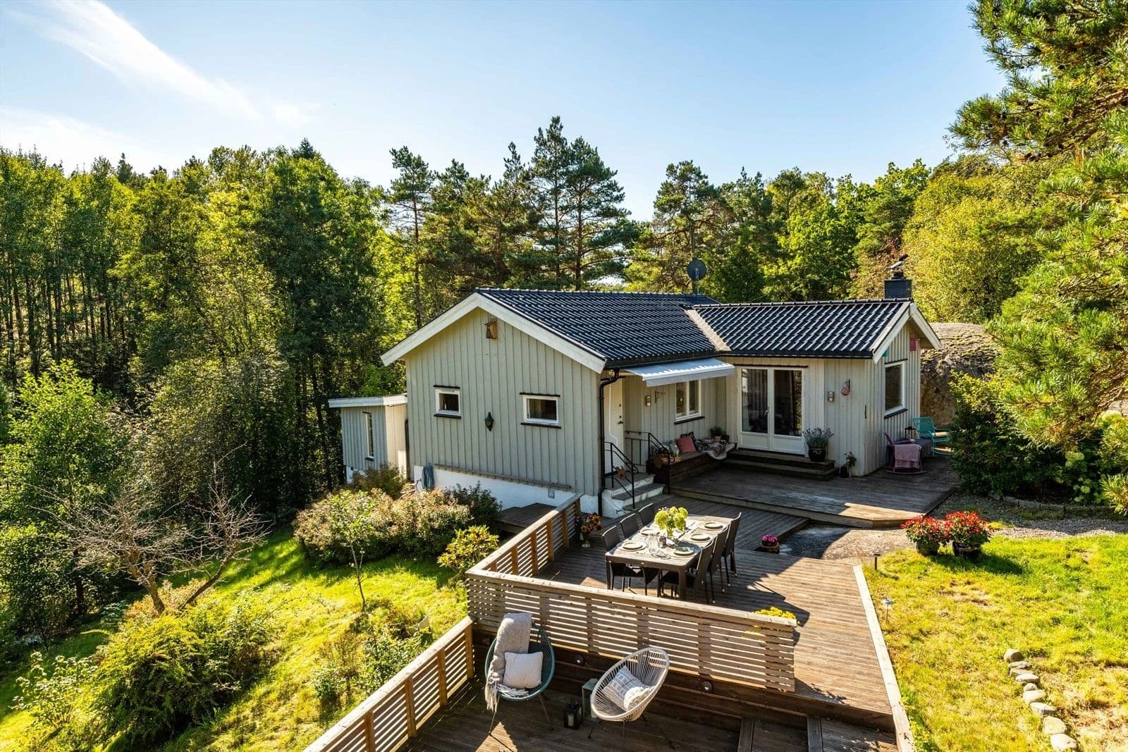 The Velvet Fjord Stay image